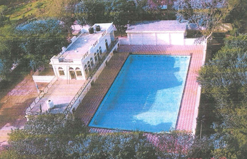 swimming pool at chanakya puri